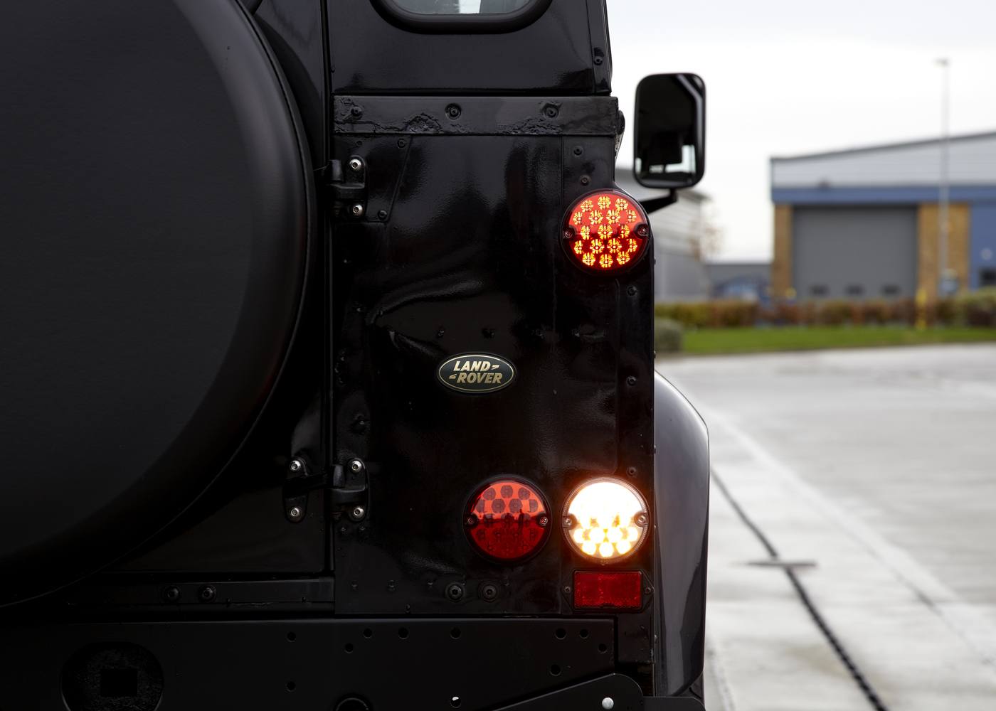 RCV4501 alight on car